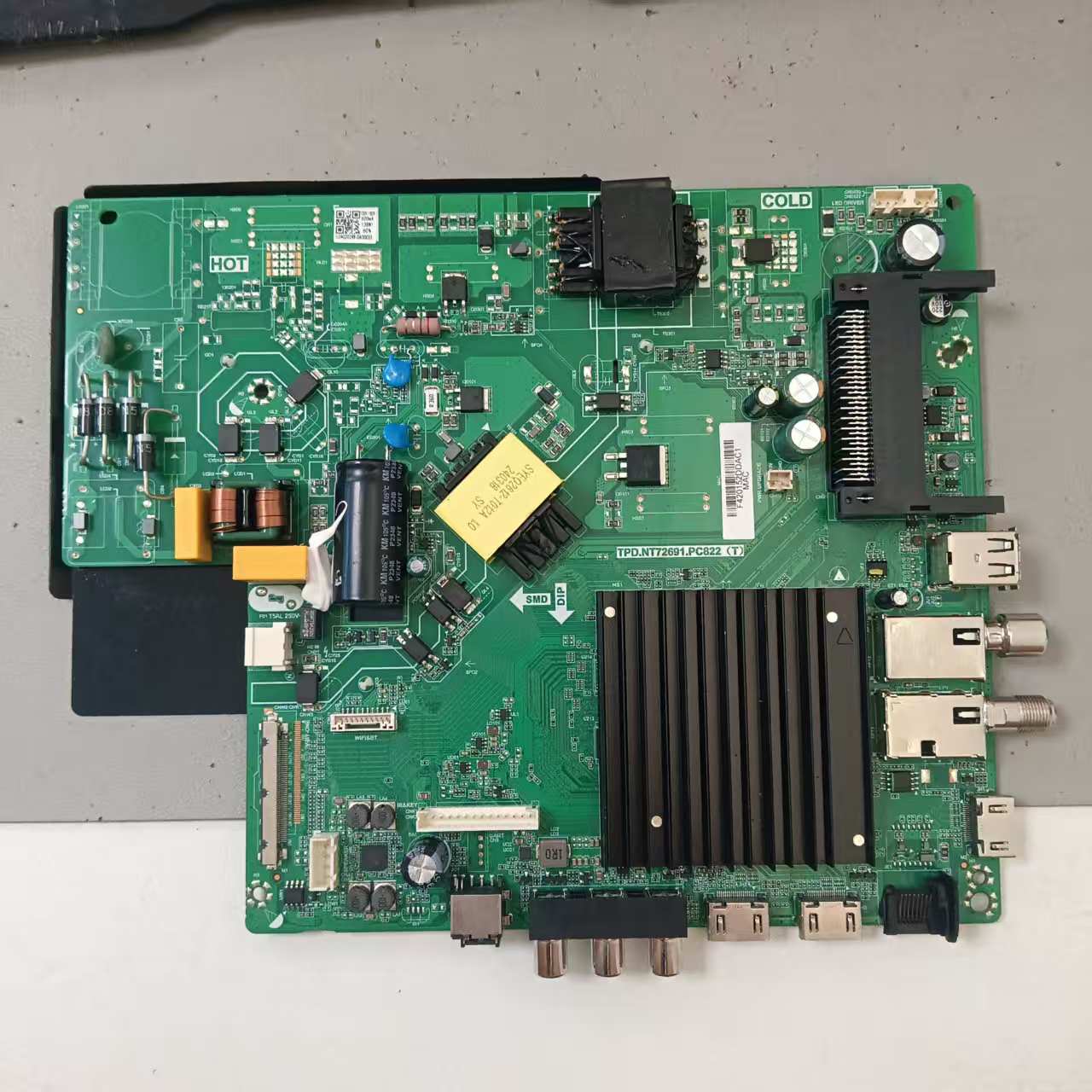 原装液晶影视屏TPD.NT72691.PC822(T)