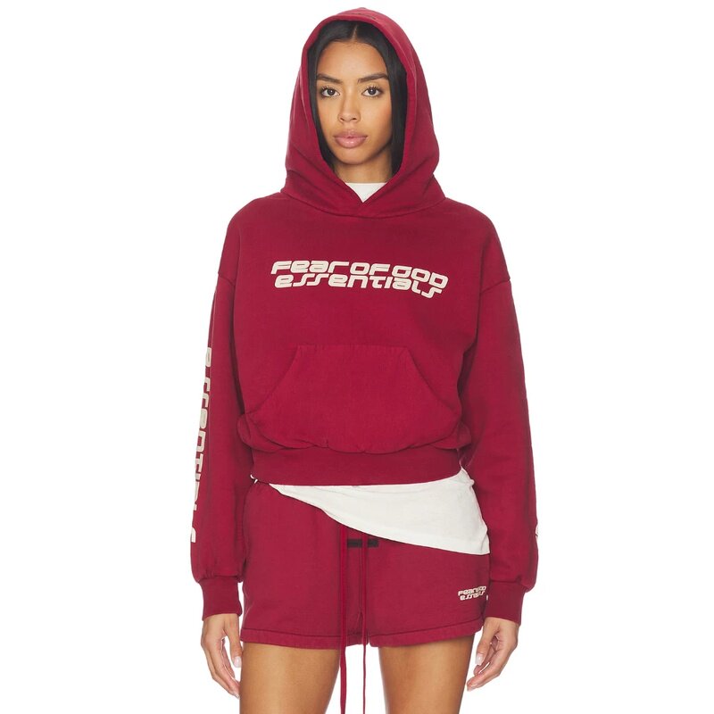 Fear of God ESSENTIALS美式复古红色字母连帽套头卫衣 REVOLVE