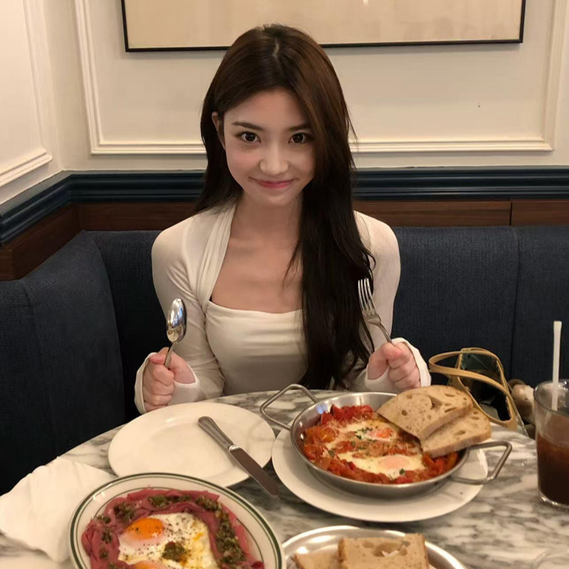 黄饱饱同款REVOLVE白色复古修身弹力T恤抹胸显瘦气质上衣雾白巴黎