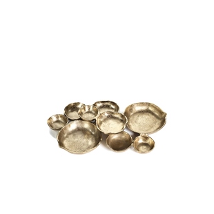 The Favorites CLUSTER OF NINE ROUND SERVING BOWLS 九件圆形餐