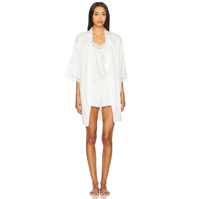 Flora Nikrooz SABRINA 旅行套件 象牙白REVOLVE小众新款