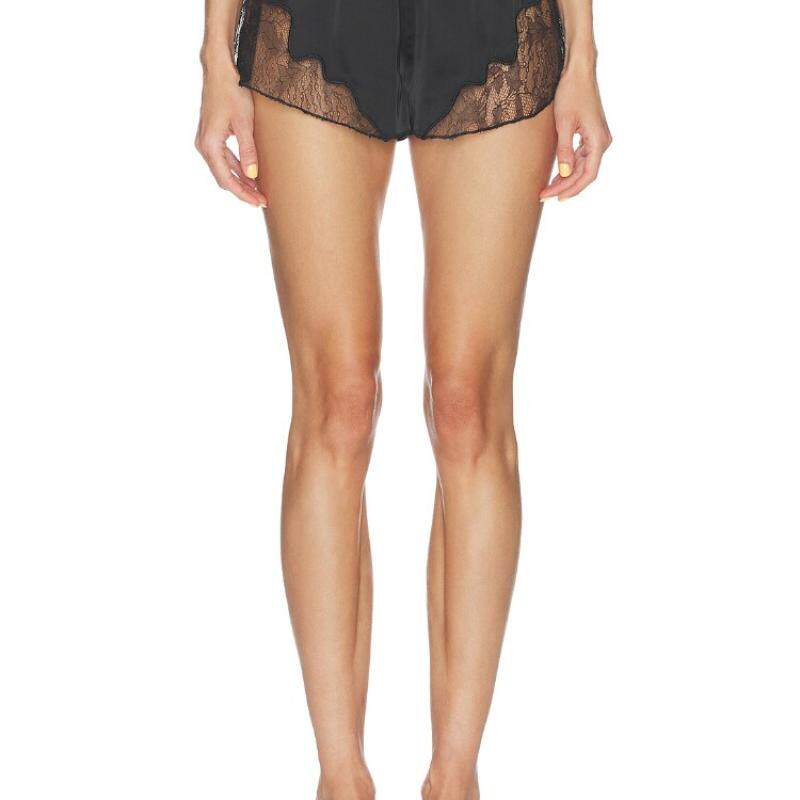 [夏季新品]LIONESS黑色短裤镂空蕾丝短款修身短裤REVOLVE
