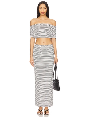 ALL THE WAYS BREIGH 半身裙套装 黑色，白色REVOLVE