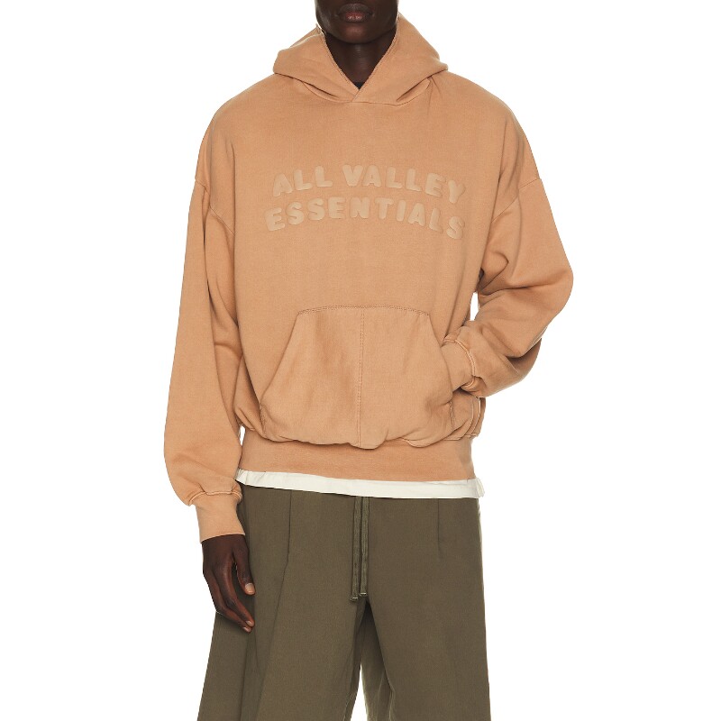 Fear of God ESSENTIALS驼色卫衣字母印花连帽上衣新品REVOLVE
