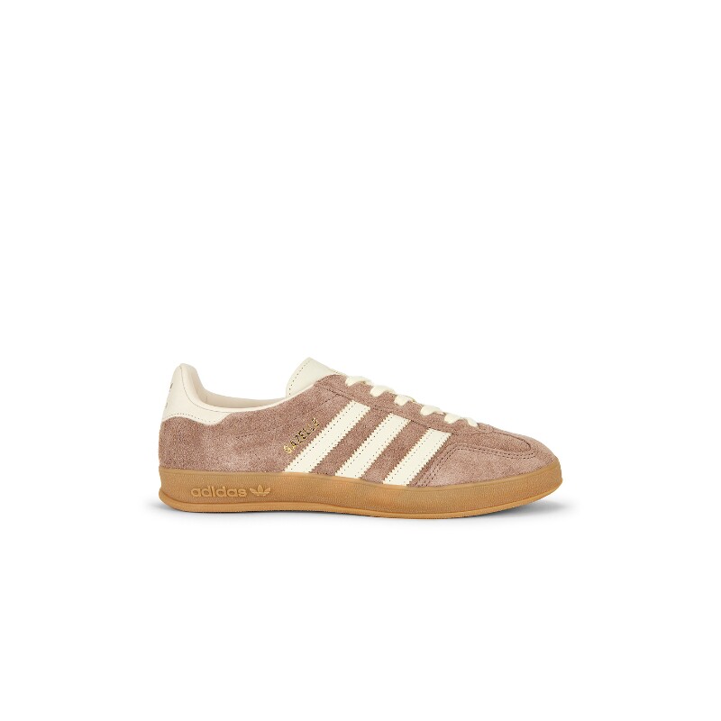 adidas Originals驼色麂皮运动鞋复古风早秋系带运动板鞋REVOLVE
