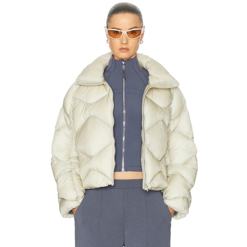 lululemon featherwright鹅绒保暖奶油白羽绒服外套秋冬REVOLVE
