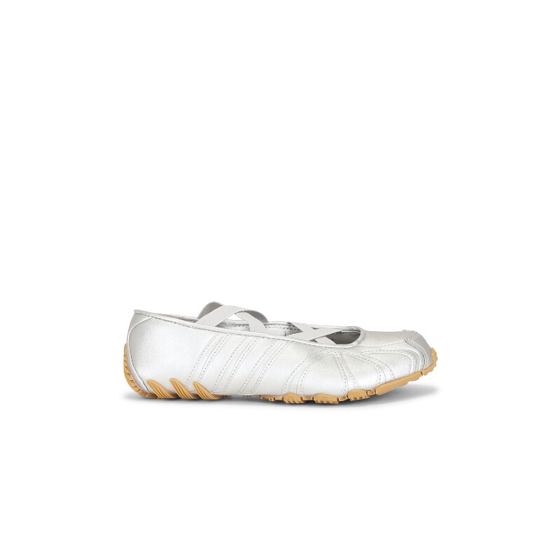 adidas Originals银色皮革凉鞋简约风秋冬新品通勤女鞋REVOLVE