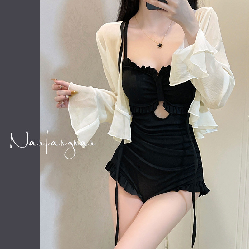 2026新款长袖泳衣女款遮肚显瘦保守泡温泉连体高级感超仙ins辣妹