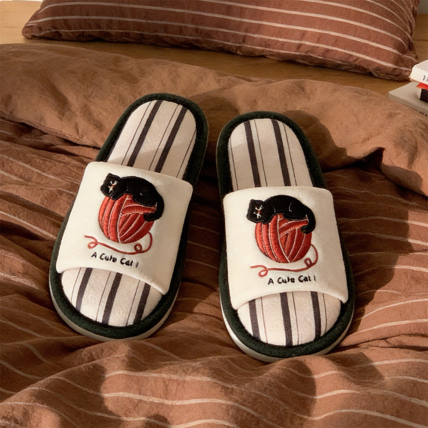 防滑居家可爱毛绒小猫秋冬毛毛鞋舒适女士新款一字百搭时尚棉拖鞋