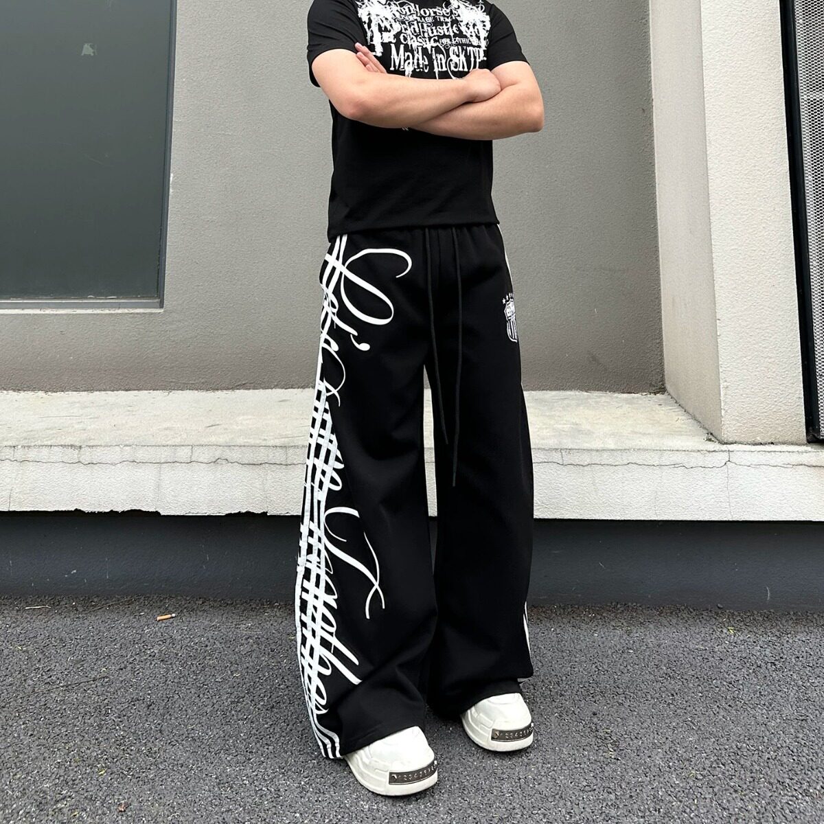 WH先生国潮痞帅爵士街舞阔腿运动卫裤男女宽松百搭抽绳图腾印花弯