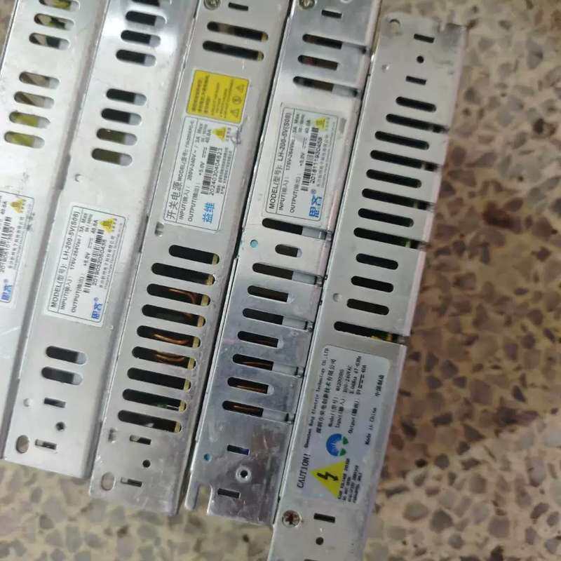 议价售各种LED显示屏电源 功能正常 两头接线 输