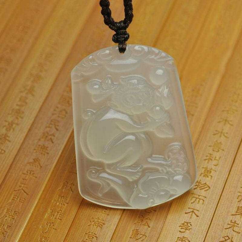 天然白玉髓新款生肖猴十二生肖灵猴赐宝金猴赐瑞白猿旺运吊坠
