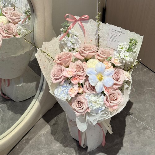 永生花混搭曼塔玫瑰花束送女友香皂花小花束情人节520生日礼物