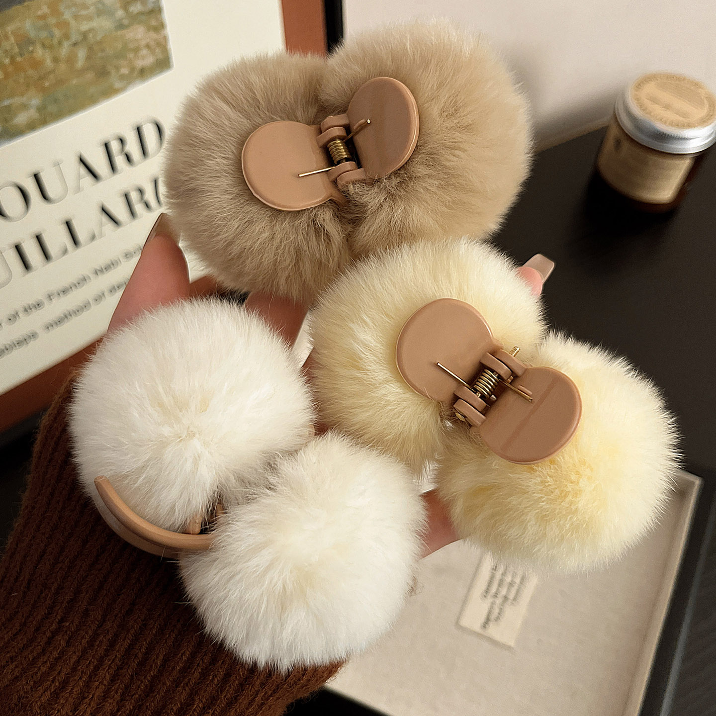 秋冬可爱毛球小号抓夹女