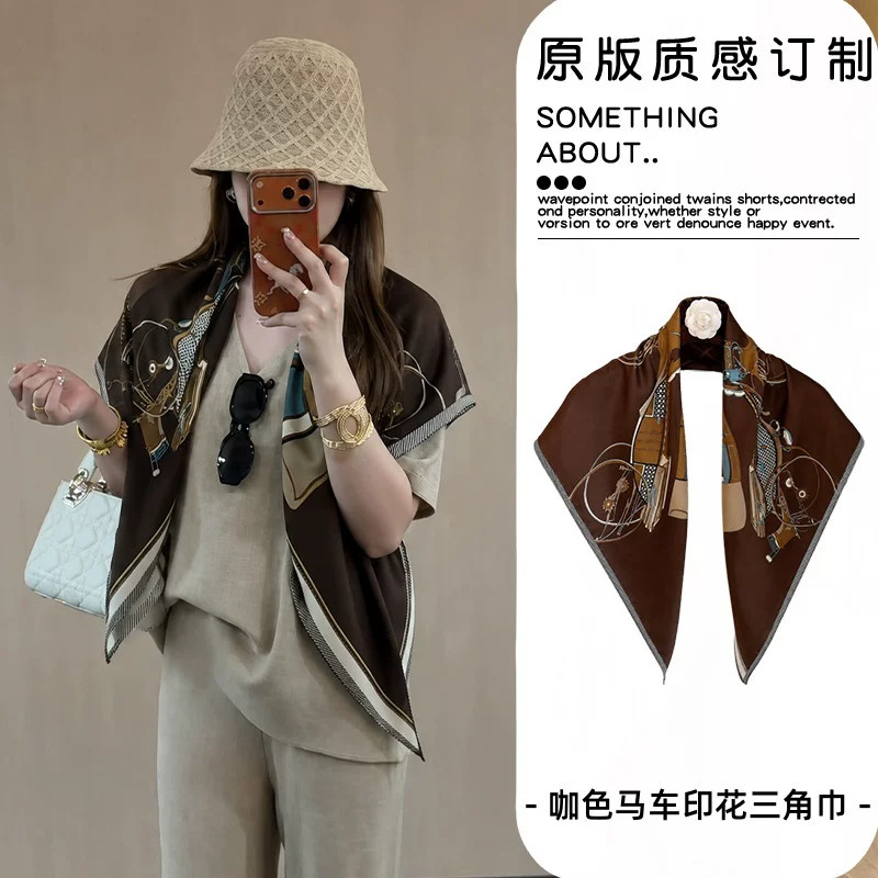 高品质咖色印花三角巾披肩女士