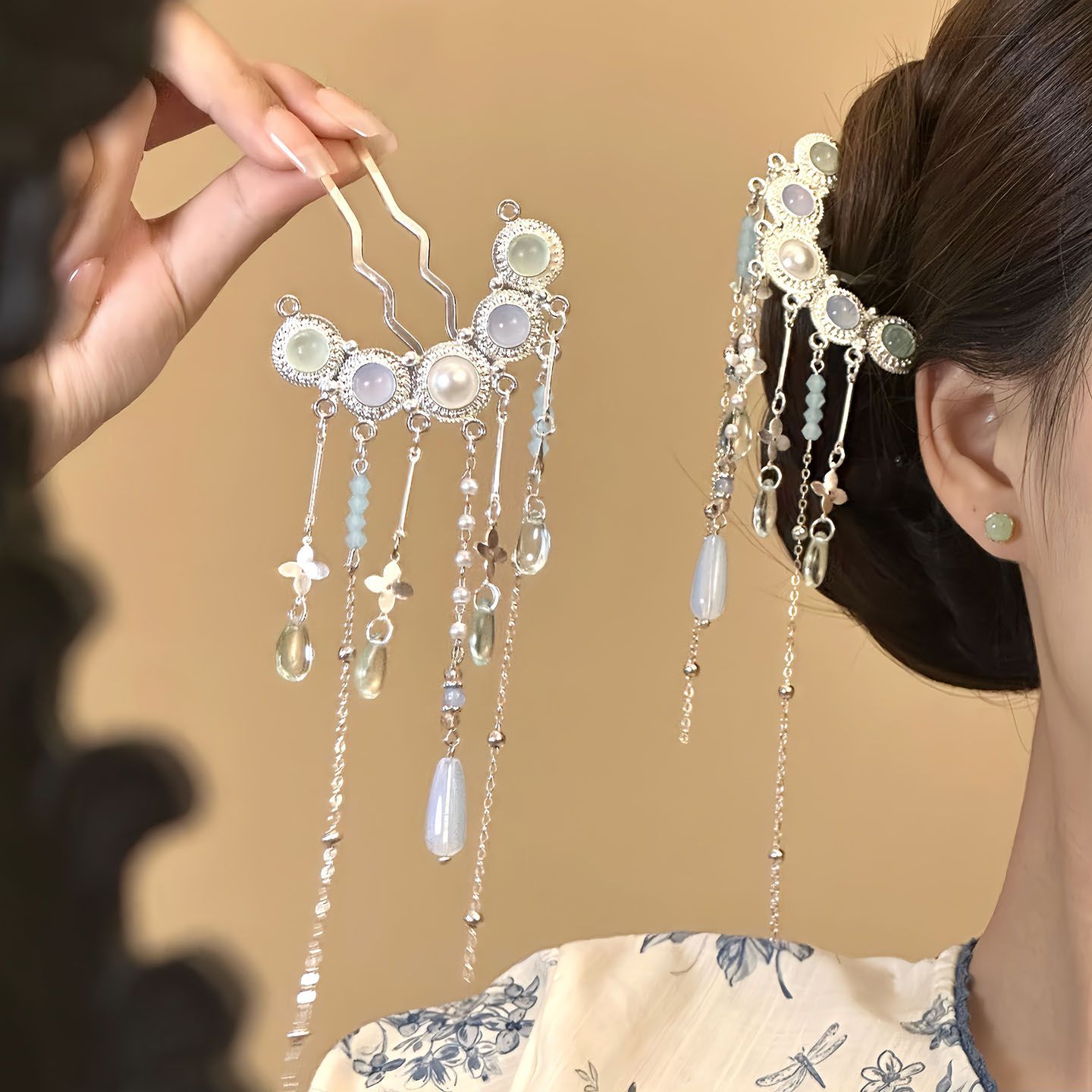 清冷感绿水滴U型流苏发簪女