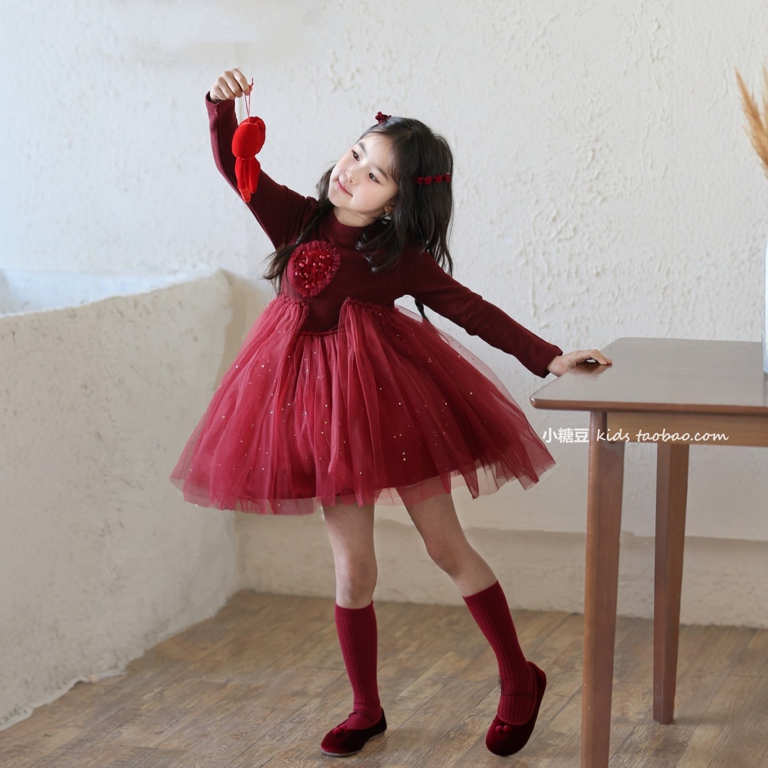 女童红色加绒亮片网纱连衣裙2025冬季女孩蓬蓬纱裙公主裙表演新年,童装/婴儿装/亲子装,连衣裙,淘宝优惠券,粉丝福利购,淘宝优惠卷