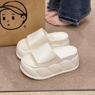 女夏 8CM厚底增高拖鞋 女款 新款 网红外穿EVA踩屎感软底一字沙滩拖鞋