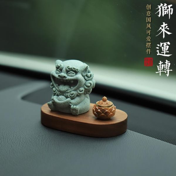 车内饰品男士新款汽车摆件台装饰狮来运女中控貔貅2024转车载香薰