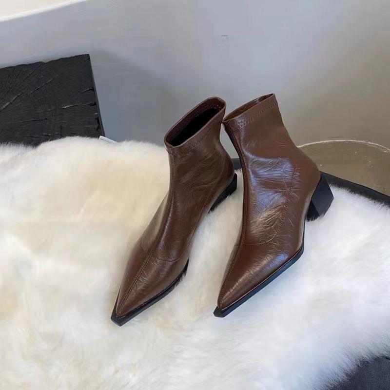 版韩尖头瘦瘦靴短5丁靴式子202年秋冬新款法舒适复古粗跟马靴女款