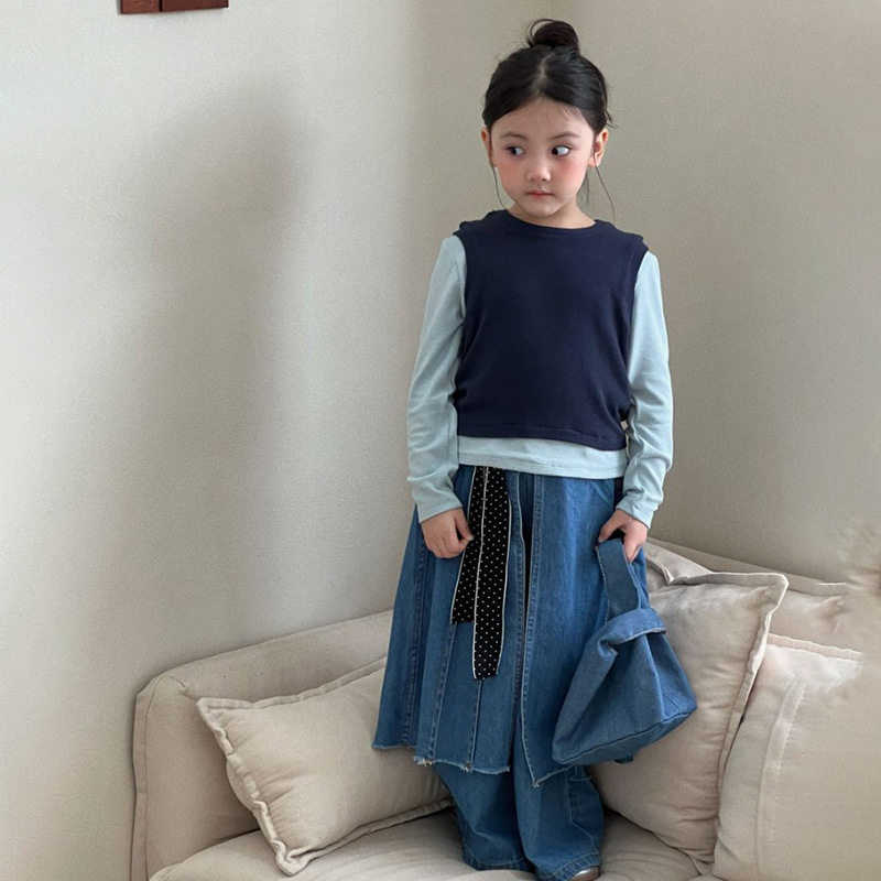 韩版女童春季新款纯色打底上衣针织背心2026洋气牛仔裙裤三件套潮