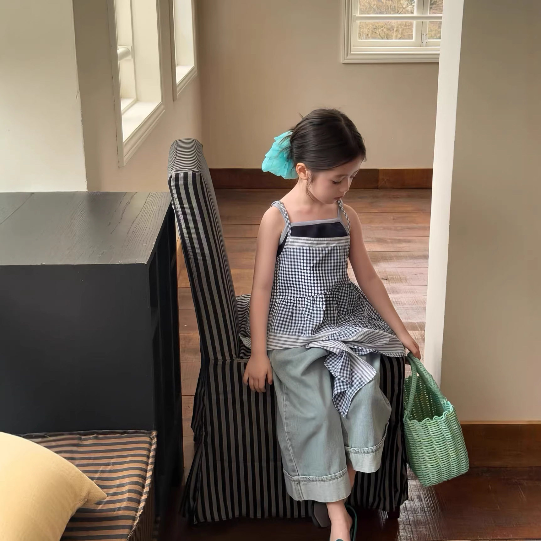 女童连衣裙2026夏季儿童格子吊带衫韩版童装百搭背心罩衫裤子套装