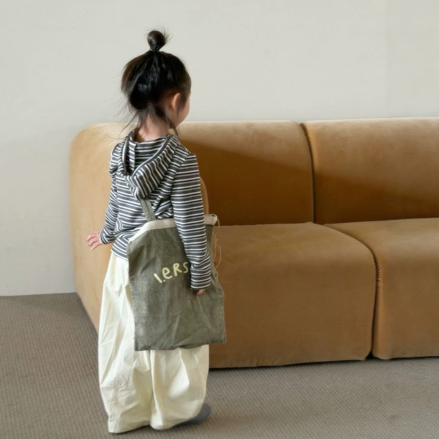 26秋季新款女童套装韩版休闲条纹打底帽衫中大童阔腿休闲裤两件套