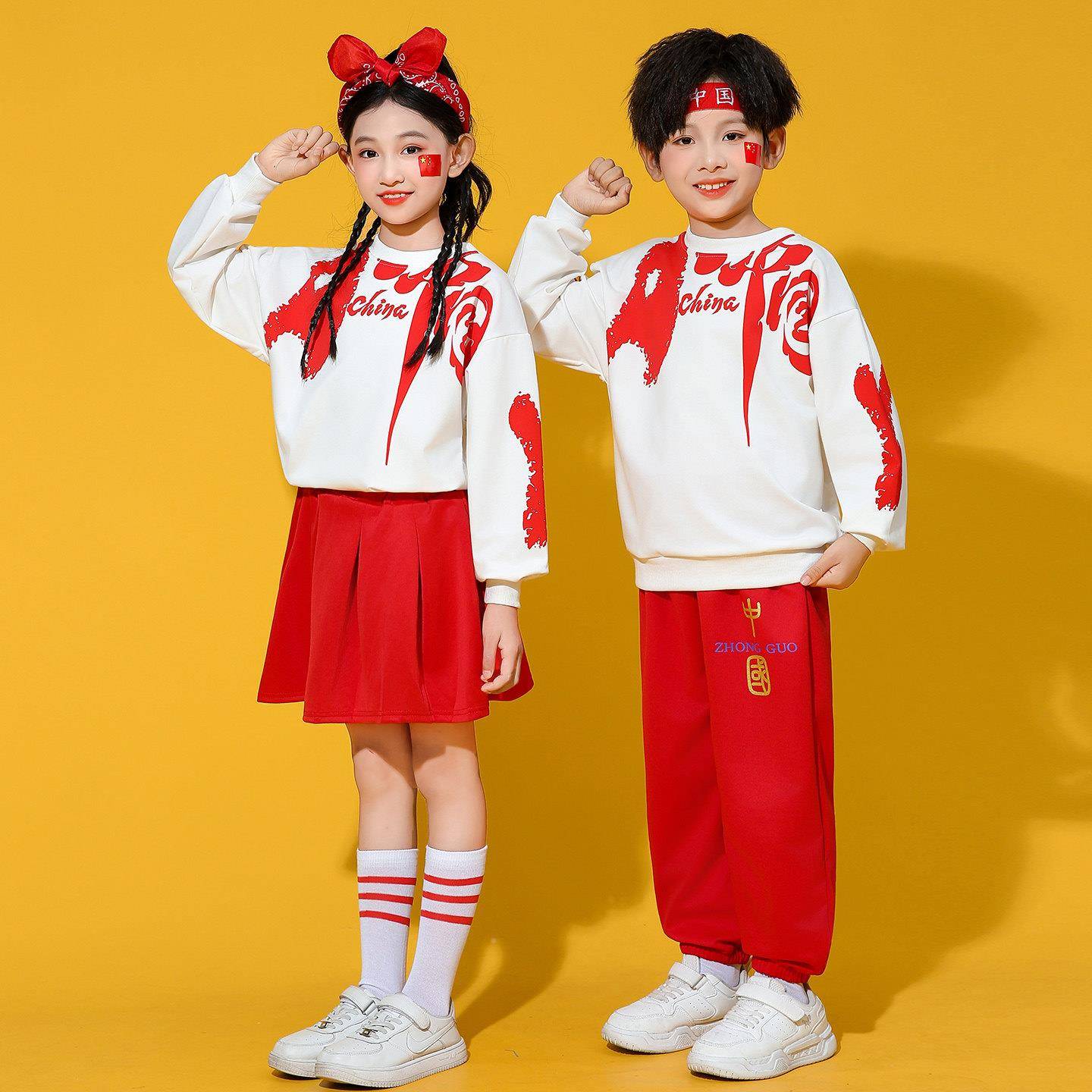 春季童中啦啦队演出服表JHV装儿幼儿园国演服广东运动会开幕式班