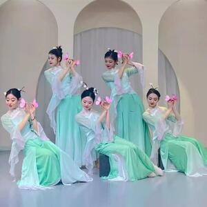 西子湖初妆古典舞上春山雨巷佳人春三月咏荷舞蹈服茉莉花开演出服