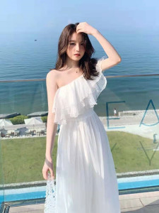 三亚度假白色一字肩连衣裙女夏季旅游穿搭仙女超仙长款及踝沙滩裙