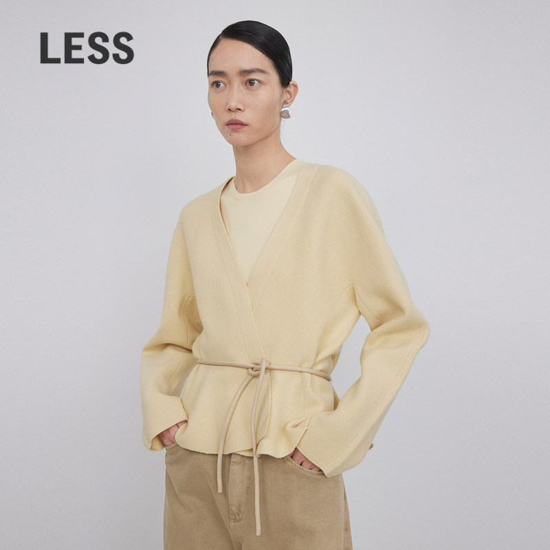 100%羊毛缩绒纱工艺，柔软细腻，穿着舒适