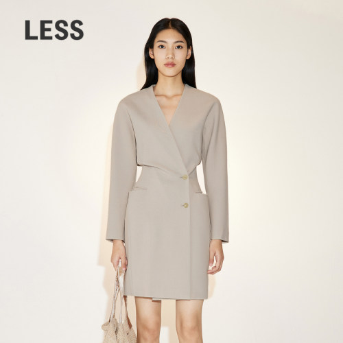 LESS时尚V领长袖短款连衣裙