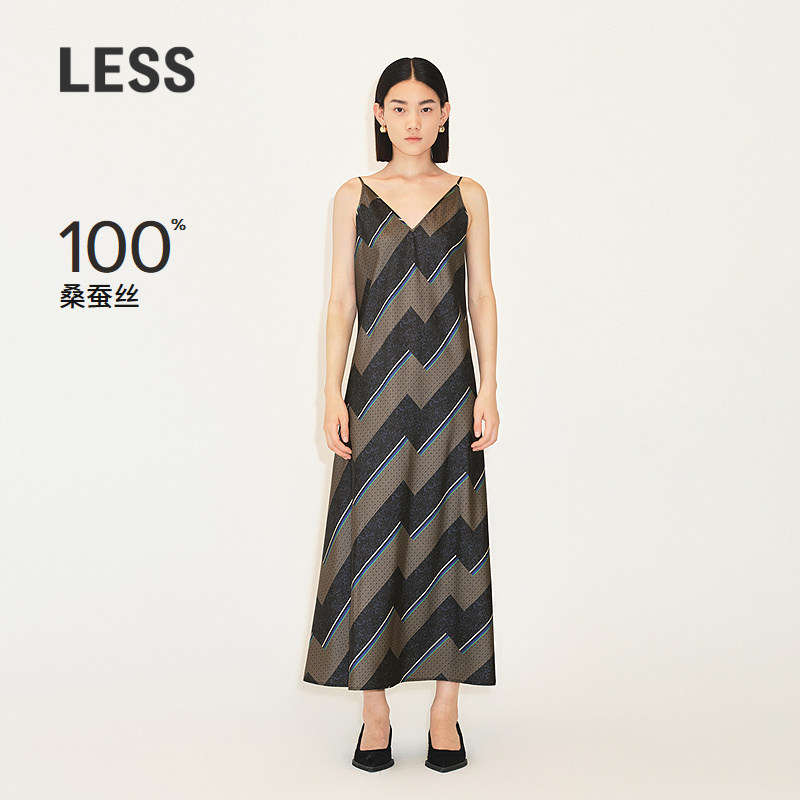 【迅系列】LESS桑蚕真丝时尚V领吊带连衣裙女2M9G11060