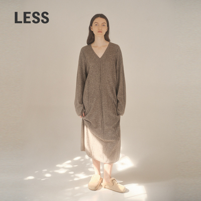 【0压系列】LESS冬长袖毛衫连衣裙简约H型直筒长裙女2O0G1