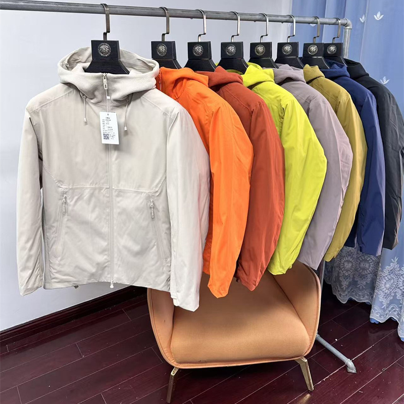 保暖混合填充轻薄连帽羽绒服外套