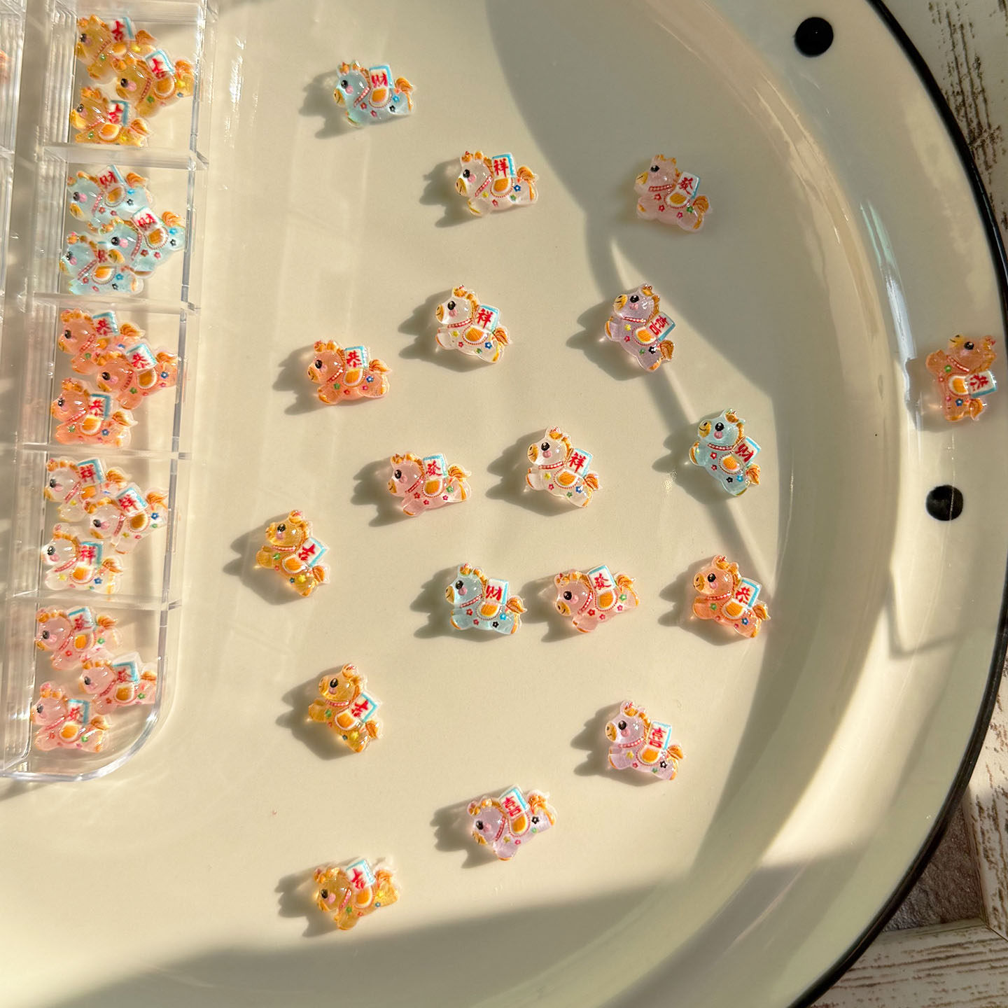 新年款马上發财卡通美甲饰品可爱立体吉祥小马树脂diy穿戴甲配饰,彩妆/香水/美妆工具,美甲工具,淘宝优惠券,粉丝福利购,淘宝优惠卷