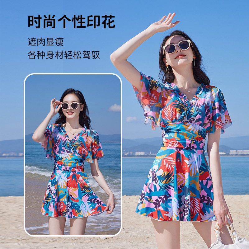 时尚个性枫叶印花女士泳衣度假沙滩泳装遮肉显瘦高腰泳衣女款