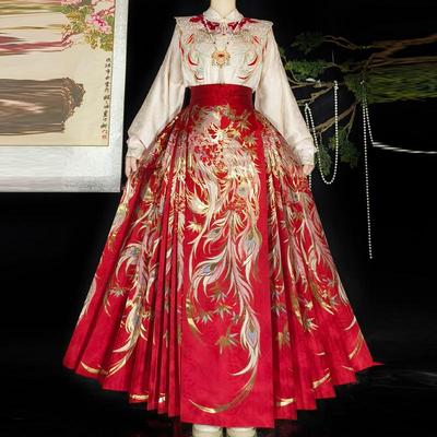 新中式敬酒订新中式婚服织金马面