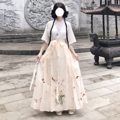 梦桑塔大码汉服马面裙夏季新品透气绣花高档黄色花鸟裙短袖飞机袖