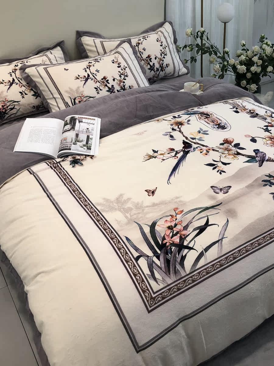 Italian double-sided milk velvet autumn and winter thickened four-piece set simple solid color digital printing 1 8 meters bedding