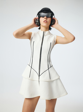 D.MARTINAQUEEN立领运动连衣裙女2025春夏运动休闲无袖修身网球裙