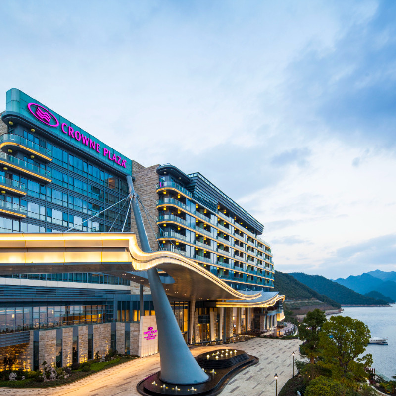 千岛湖皇冠假日酒店高级房/豪华湖景房1/2晚套餐+卡丁车体验