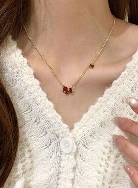 高级感红色小马爱心项链女款生肖马上有钱吊坠锁骨链轻奢毛衣链潮