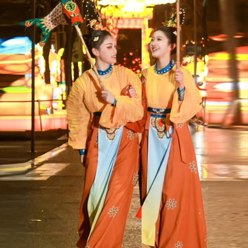 家乡月2024灯笼道具群舞