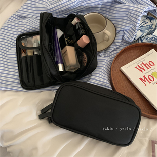早八人化妆包| 便携式好用简约高级黑色大容量双层旅行收纳洗漱包