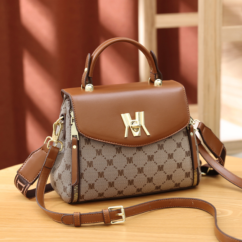 高级感小包包女包2025新款复古时尚单肩包百搭女士斜挎包小方包潮