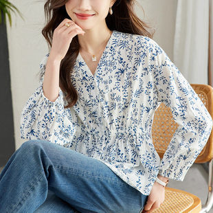 纯棉碎花文艺收腰衬衫 小衫 v领洋气时尚 国风青花瓷上衣2025春新款