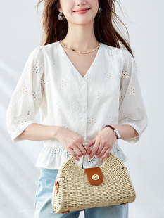 女五分袖 纯棉精致衬衫 2025夏季 V领小个子女式 新款 绣花镂空白衬衫