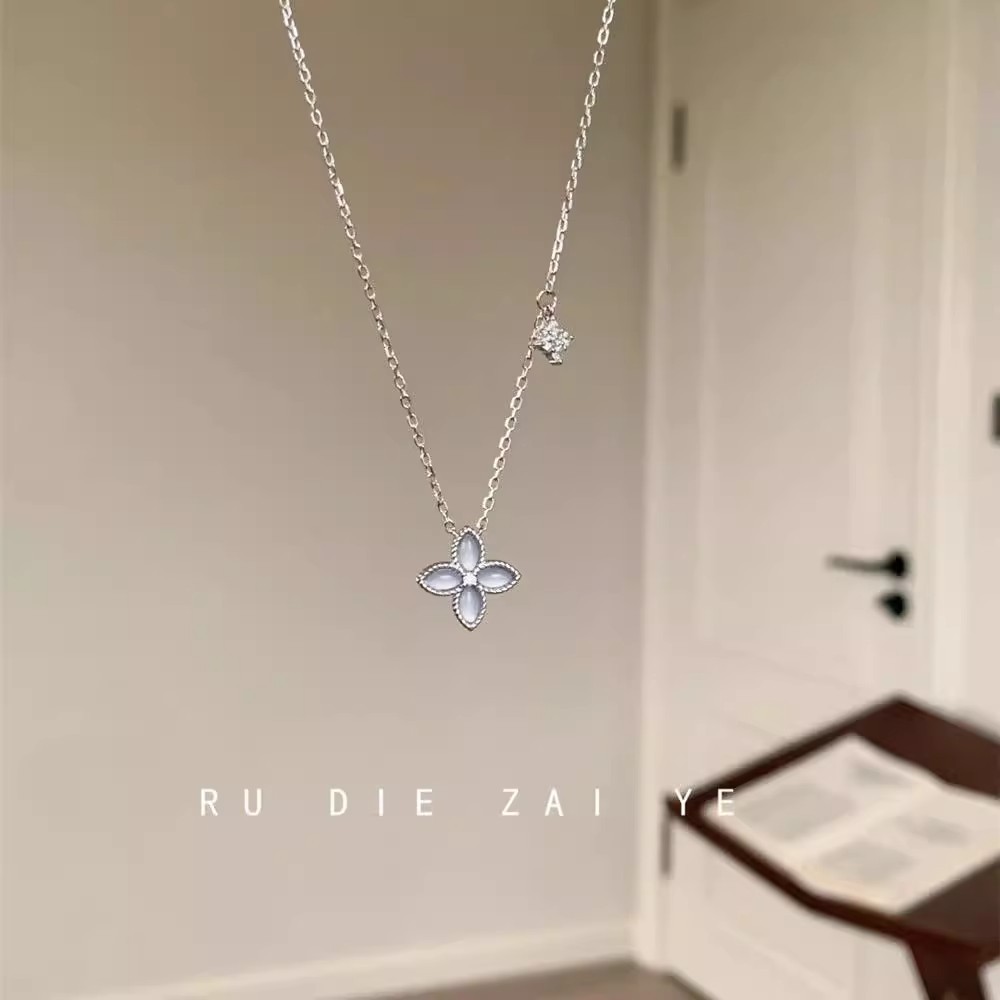 大象灰蓝色小香风四叶草细款项链女轻奢小众清冷感爆闪花朵
