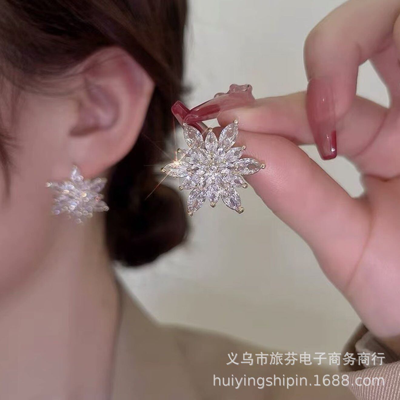 轻奢风极简小清新百搭气质雪花耳钉韩国镶钻耳饰简约优雅冰雪耳环